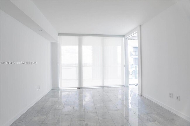 Building Photo - 650 NE 32nd St