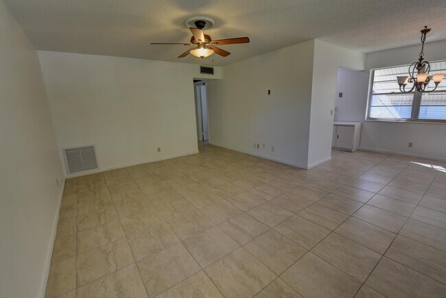 Building Photo - 89 Canterbury D