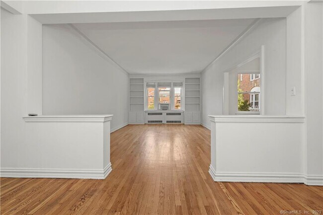 Building Photo - 70 Strawberry Hill Ave