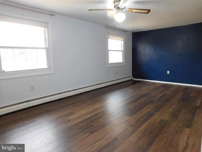 Building Photo - 13000 Kerrman Ct