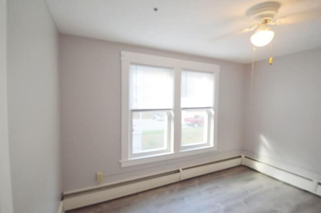 Building Photo - 38 Cascade St