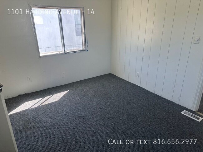 Building Photo - Mobile Home For Rent