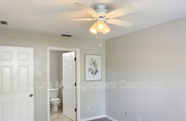 Building Photo - 116 W 19th St