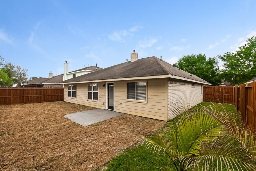 Building Photo - 622 Oak Briar Dr