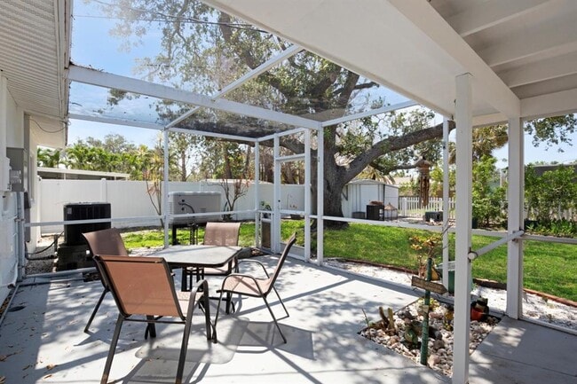 Building Photo - 301 41st Ave