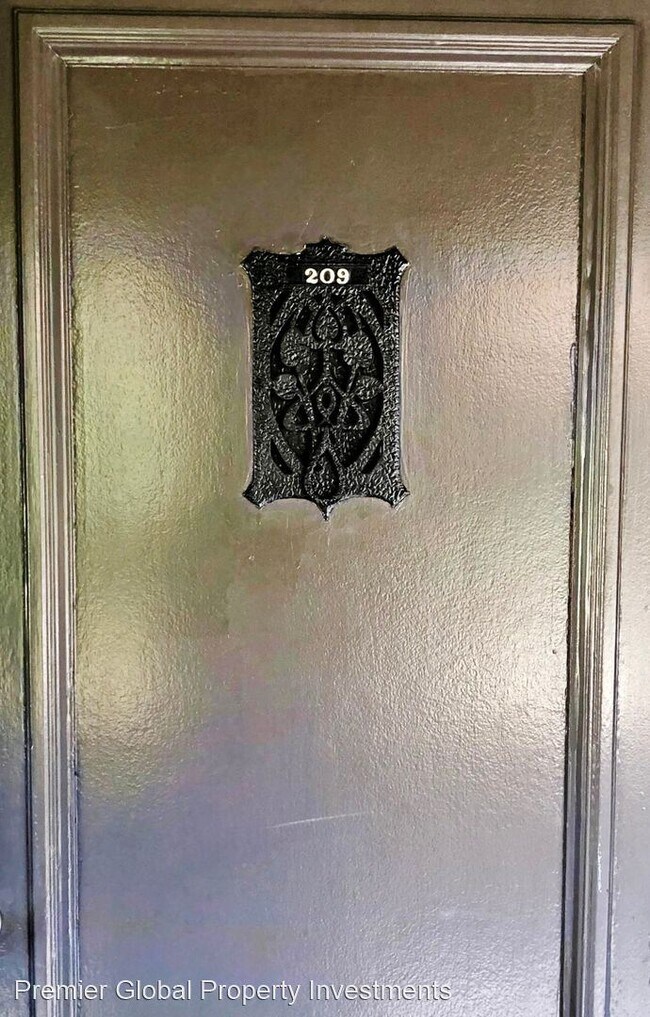 Building Photo - 2135 Fair Park Ave