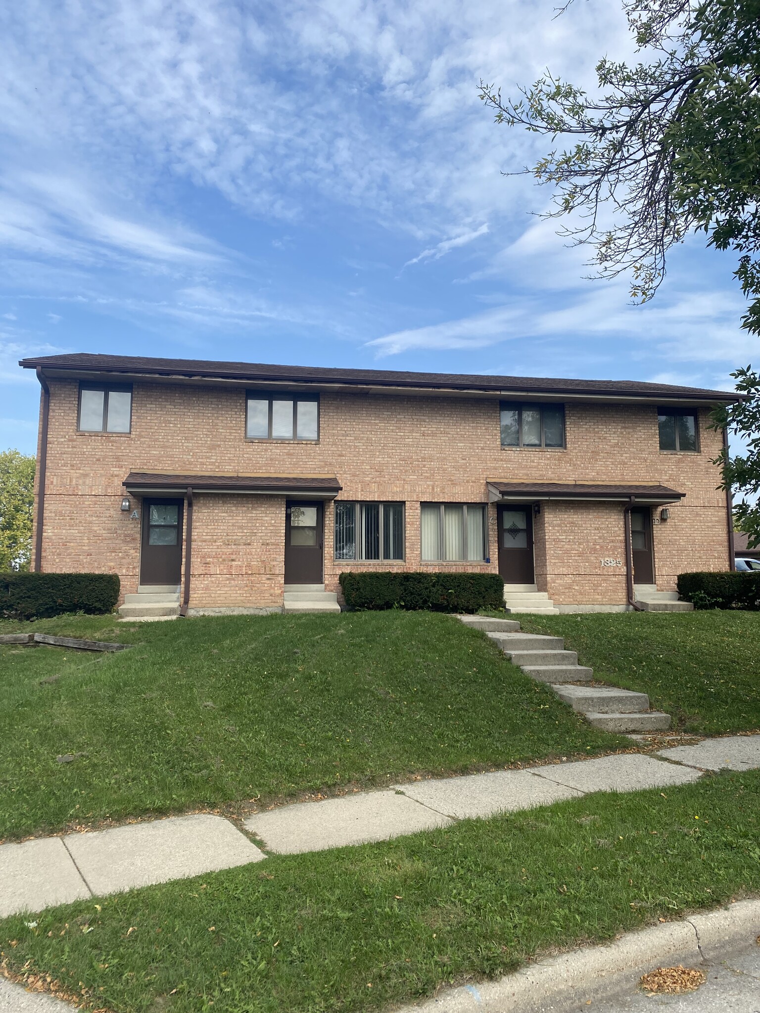 Building Photo - 1325 Camden Way