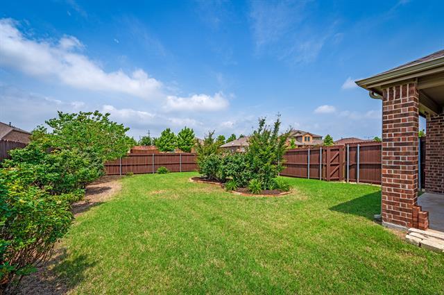 Building Photo - 1911 Meadow Crest Dr