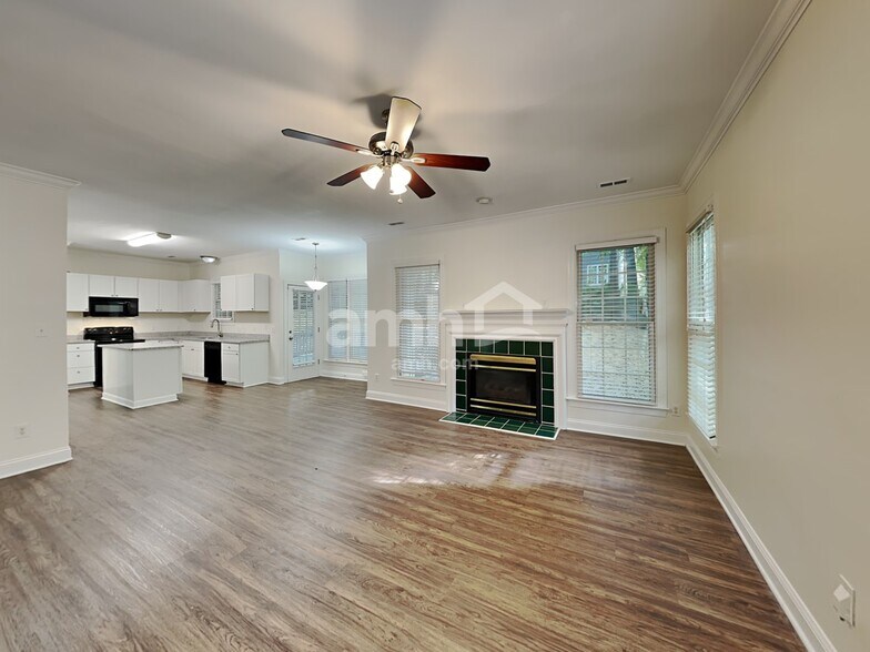 Building Photo - 7809 Hollow Oaks Ln