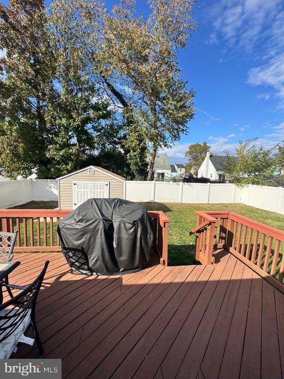 Building Photo - 615 Jackson Ave