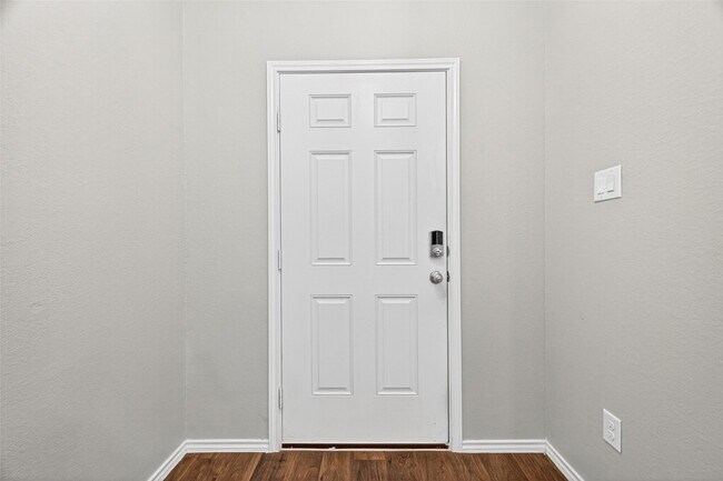 Building Photo - 40347 Blossom Vly Ln
