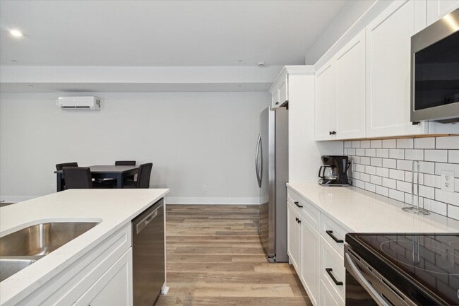 Building Photo - 1164 Terrace St