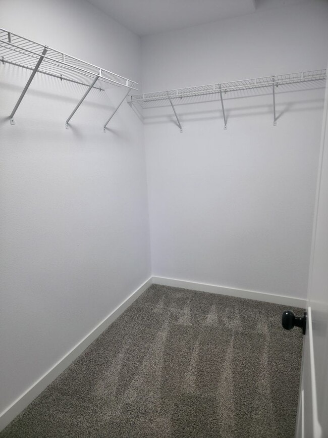 Building Photo - E. 38th Avenue Duplex&#39;s