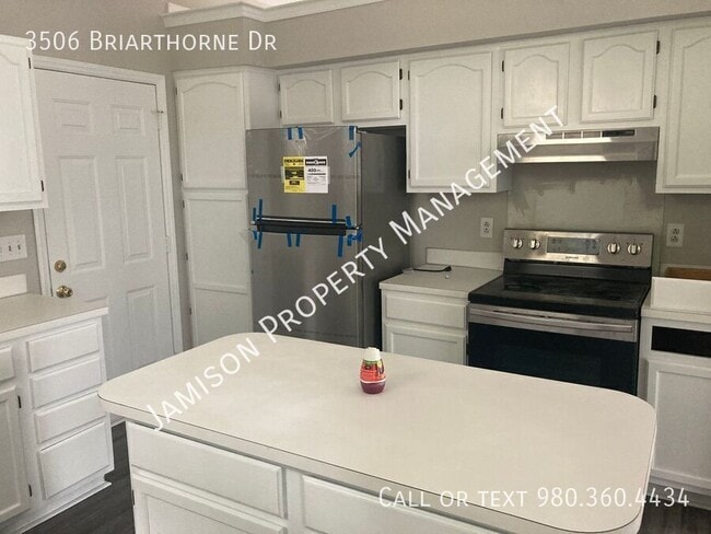Building Photo - 3506 Briarthorne Dr