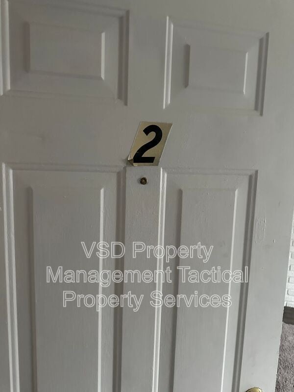 Building Photo - 3289 E 143rd St