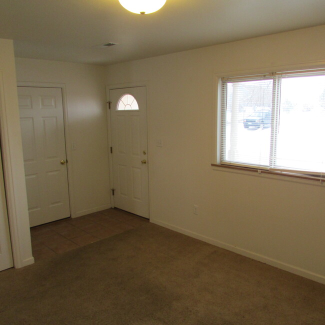 Living Room - 2244 Lamplighter Ln