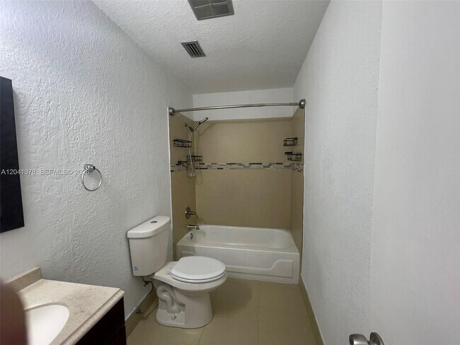 Building Photo - 2580 Coral Springs Dr