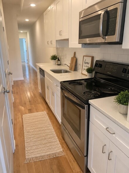 KITCHEN - 303 N 41st St