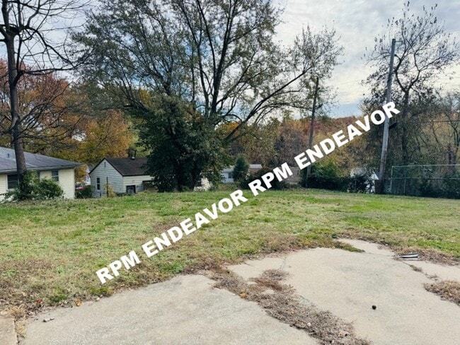 Building Photo - 2Bed/1Bath Available NOW!