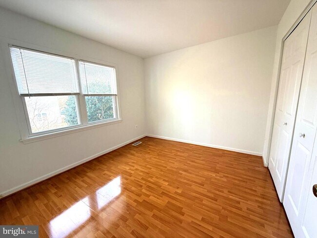 Building Photo - 5726 Edgewater Oak Ct