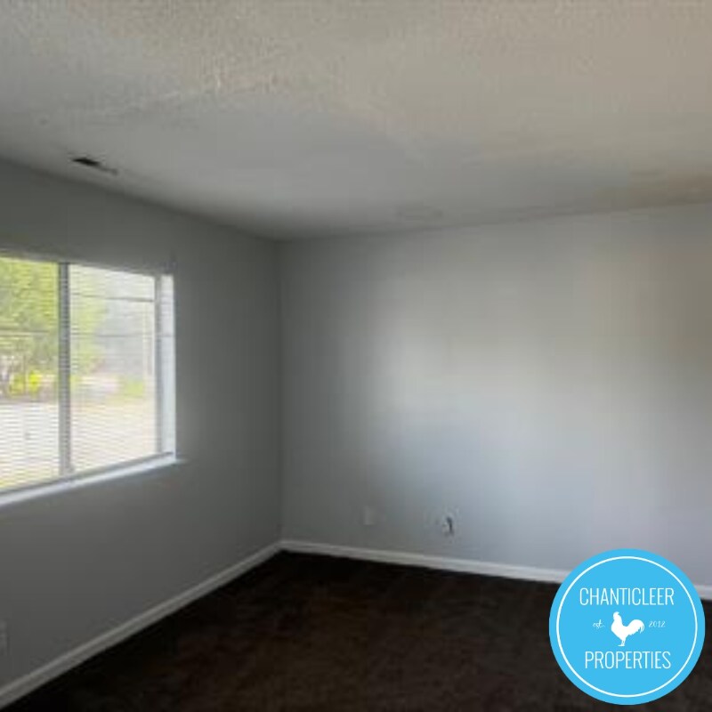 Building Photo - 1501 Chapel Hill Rd