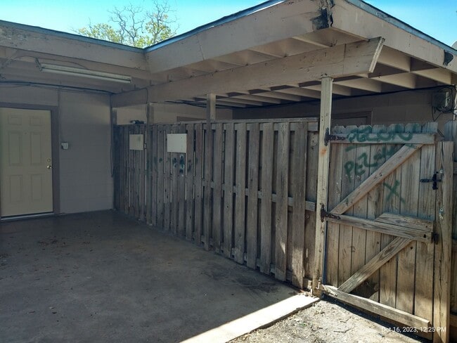 Building Photo - 359 Waxwood Ln