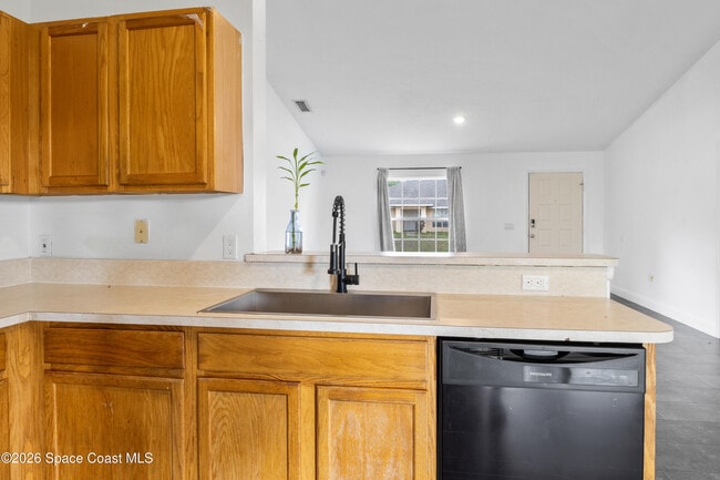 Building Photo - 1091 Slocum St NW