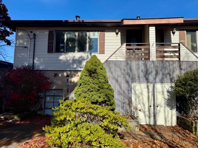 Building Photo - 31 William St