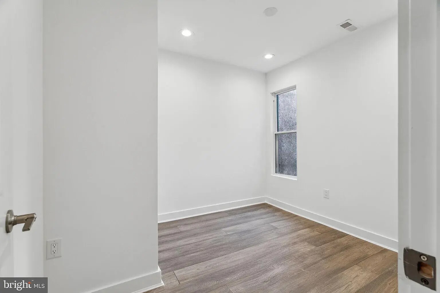 Building Photo - 2146 N Van Pelt St