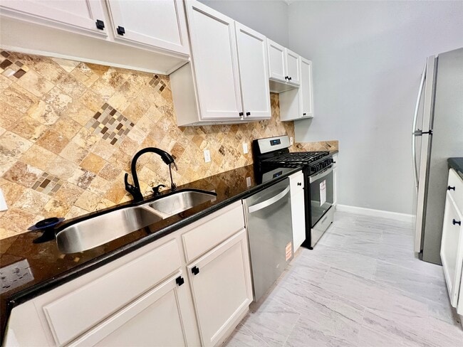 Building Photo - 15543 Scenic Haven Dr