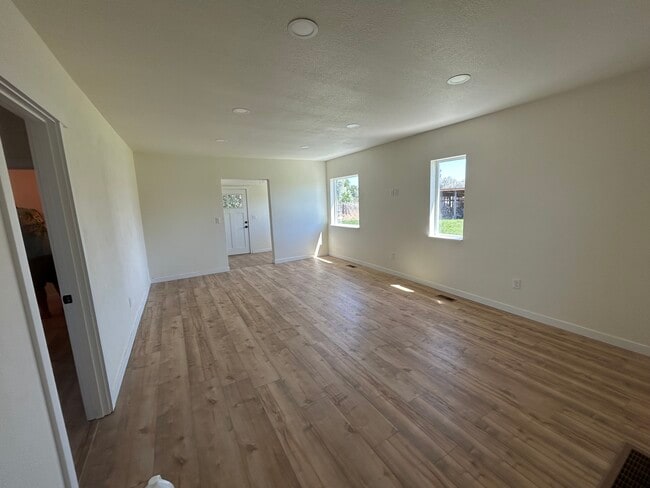 Building Photo - 81450 N Golda Rd