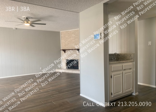 Building Photo - 5838 Royal Bend