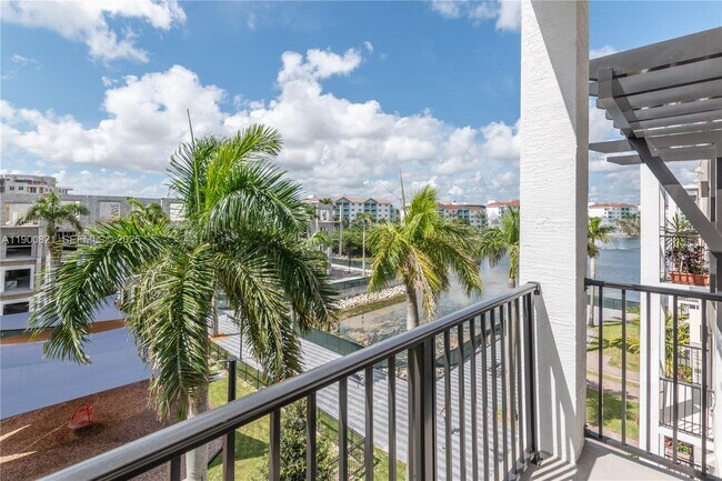 Building Photo - 4640 NW 84th Ave