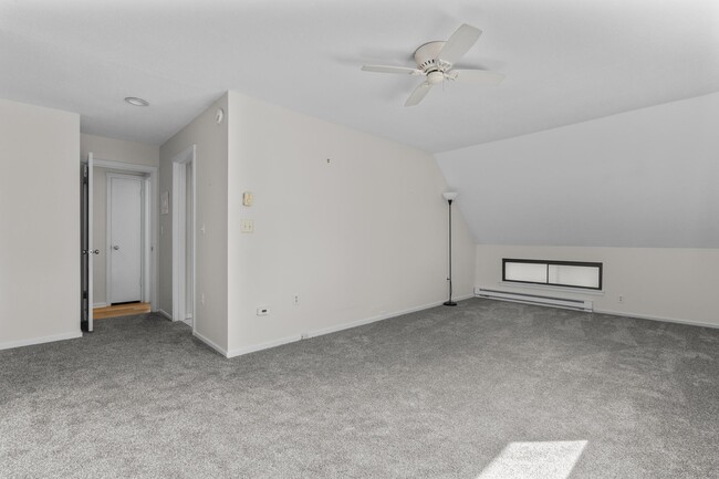 Building Photo - 43 Great Meadow Ln