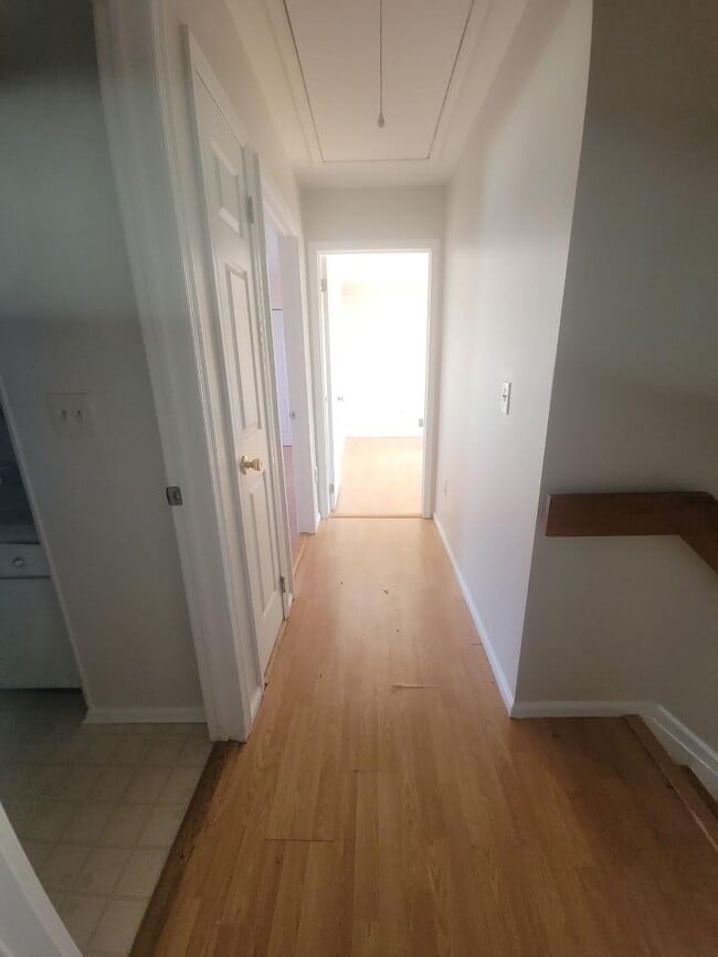 Building Photo - 1 Sunnydale Ct