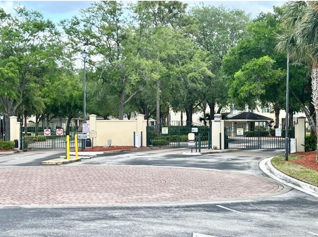 Building Photo - 18469 Bridle Club Dr