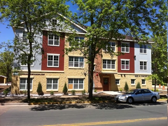 Building Photo - University Falls