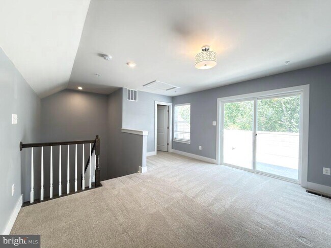 Building Photo - 2512 Buckthorn Dr