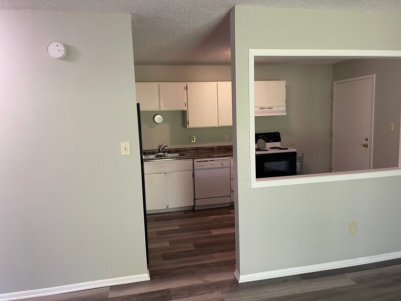 Building Photo - 1831 Fuller Rd