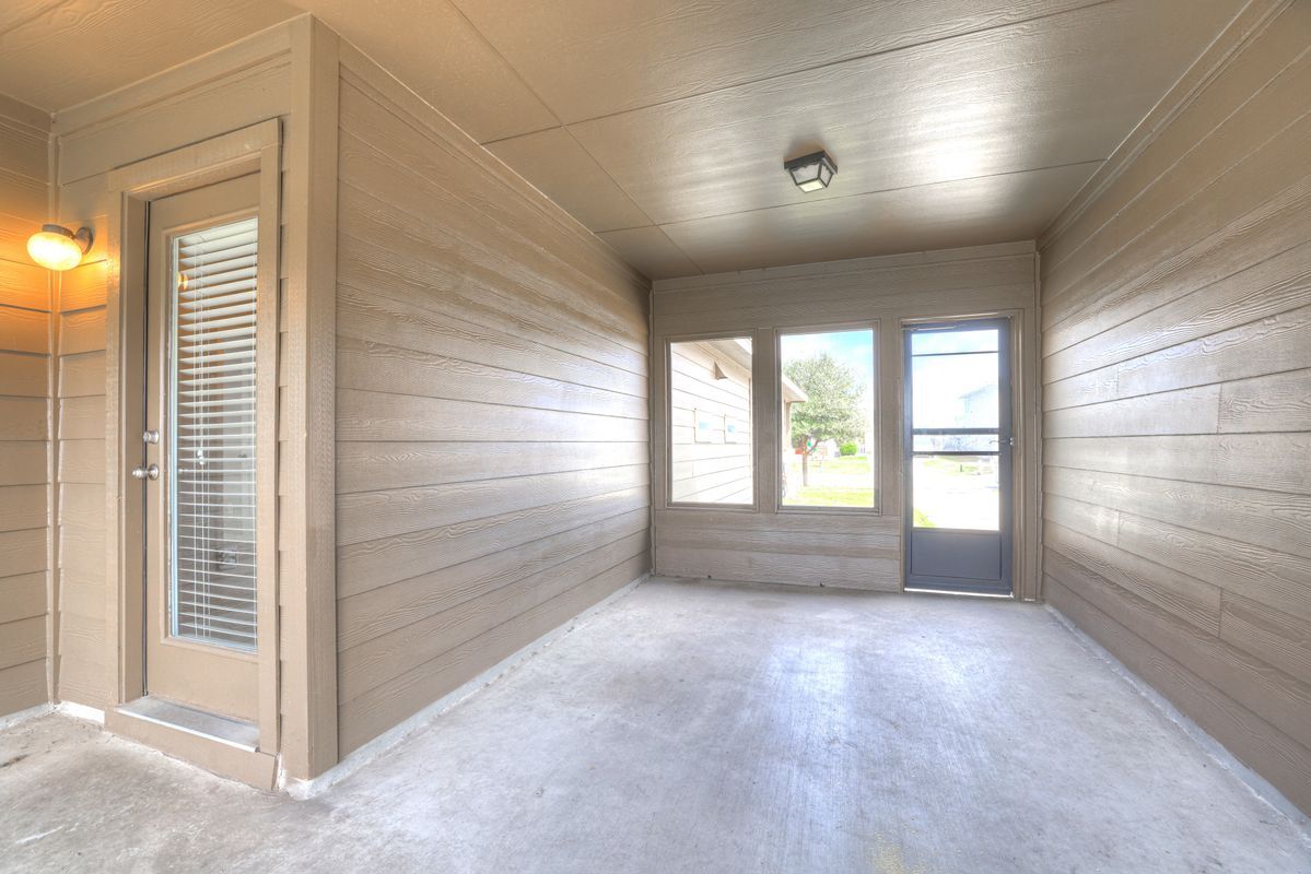 Building Photo - 1048 Lilac Wind