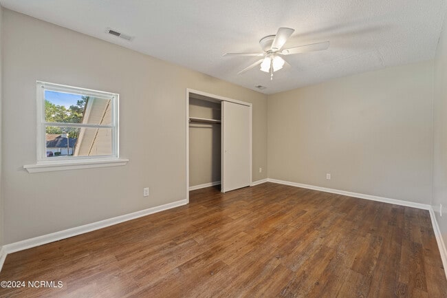Building Photo - 9 S Onsville Pl