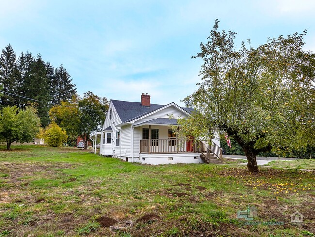 Building Photo - Beautifully Renovated 3-Bedroom Home with ...