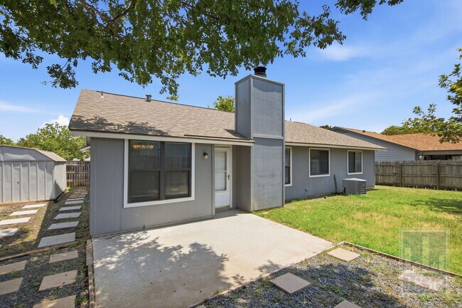 Building Photo - 401 Oakridge Pass