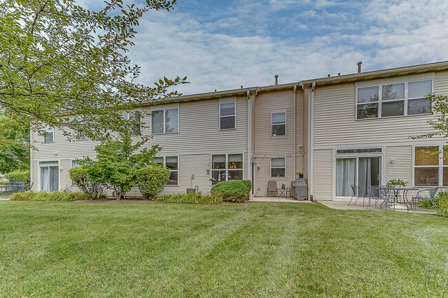 Building Photo - 2172 Sunrise Cir