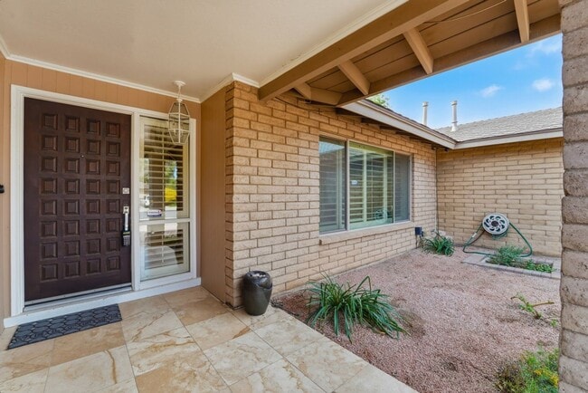 Building Photo - Welcome to this beautiful 4-bedroom, 3-bathroom home in Tempe Arizona!