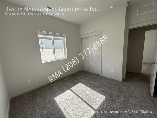 Building Photo - 6593 S Donaway Ave