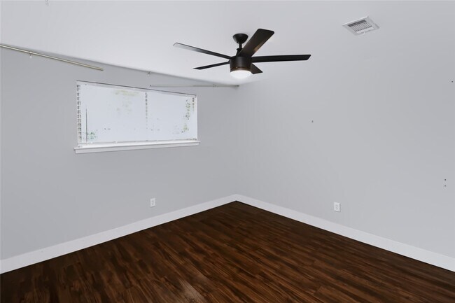 Building Photo - 11930 Ashcroft Dr