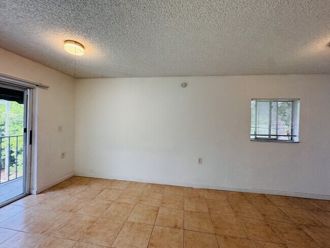 Building Photo - 1068 Benoist Farms Rd