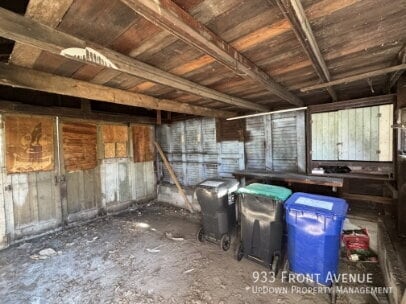 Building Photo - 933 Front Ave