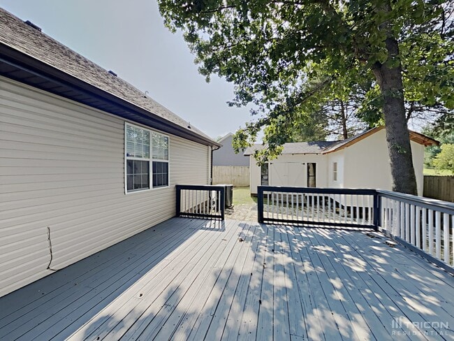 Building Photo - 981 Trey Phillips Dr